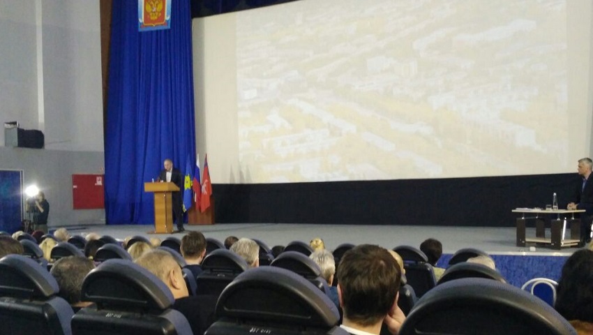 Мэр Волжского Игорь Воронин представил перед жителями отчет о работе за 2017 год